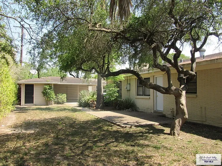 902 E Parkwood Dr — Photo 12
