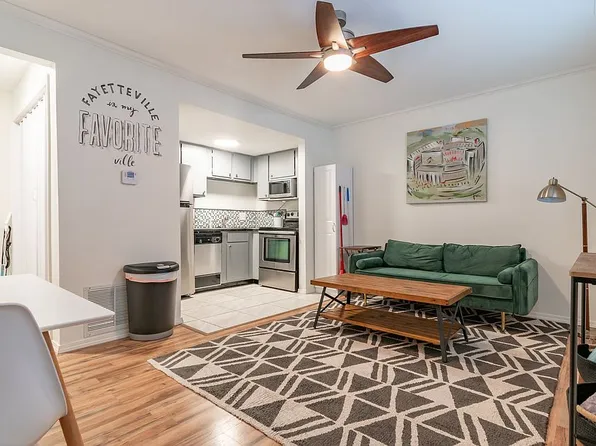 2104 N Garland Ave APT 3, Fayetteville, AR 72704