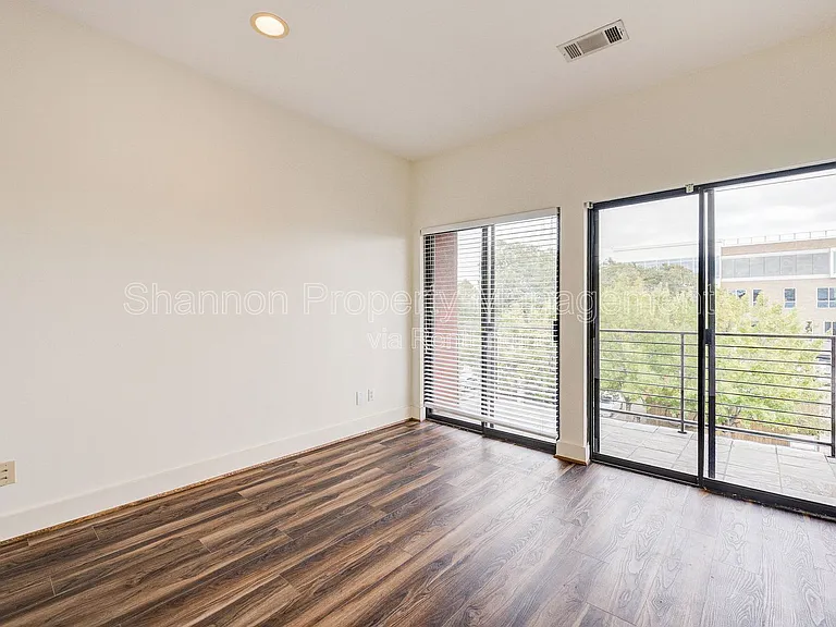 1501 California St #C — Photo 18