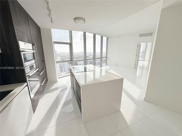 1+1 Condo — 851 NE 1st Ave Unit 3202, Miami, FL 33132, Miami