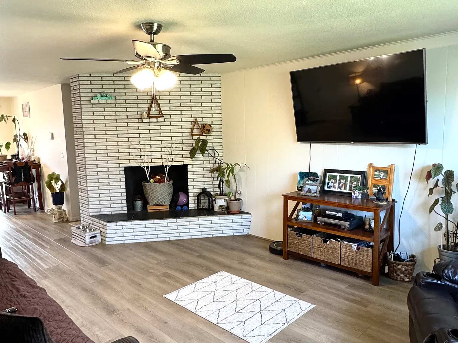 2 bed, 1049 sqft, $1,850 — Photo 4