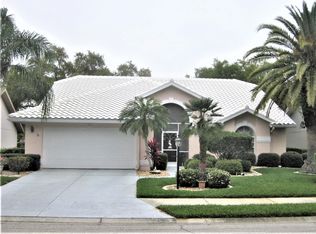 6907 Stone River Rd, Bradenton, FL 34203