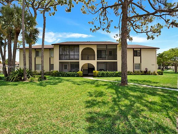 2nd image of 5861 La Paseos Dr APT D-1