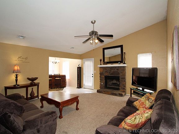 5th image of 1368 E 140th Pl