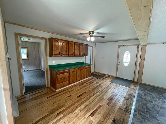 5th image of 1109 E Van Deinse St