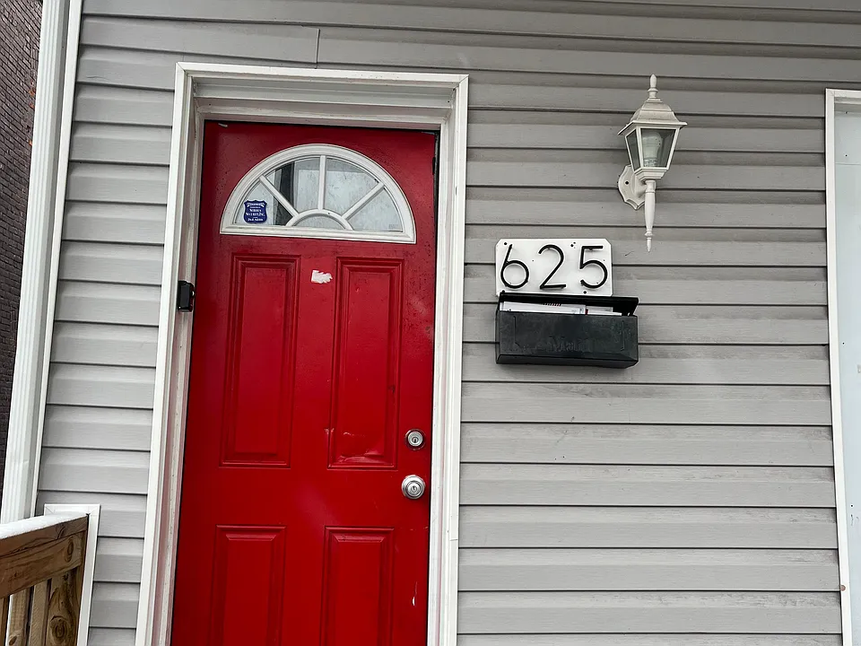 625 Cator Ave