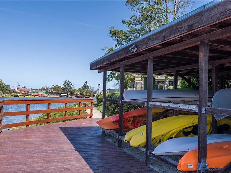 1135 Shoreline Dr — Photo 29