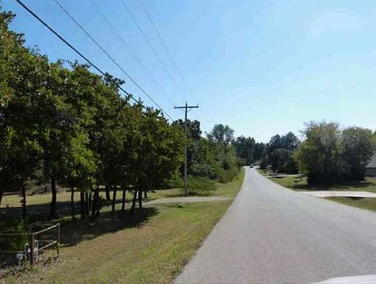 2nd image of 1610 Nichols Dr