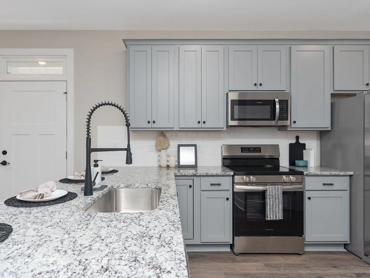 Wrightsville Townes - Brand New Units Available Now! 6-12 Month Lease Options! — Photo 2