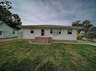 115 Main St, Center Point, IA 52213