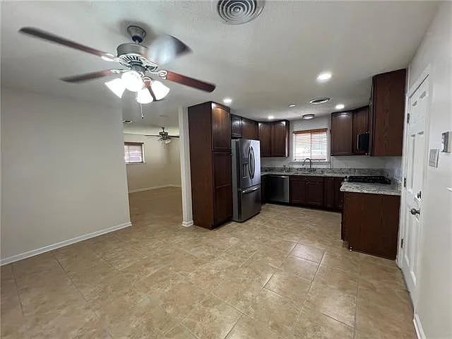 2745 Annette Dr — Photo 8