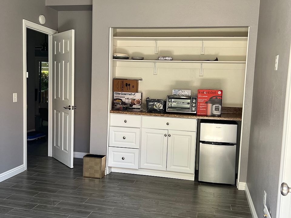 1st image of 39768 Oak Cliff Dr