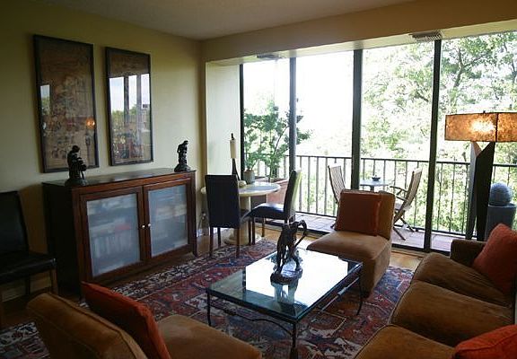 Living Room w/ Wall of Glass