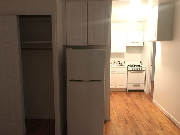 3rd image of 11 E 32nd St APT 3C