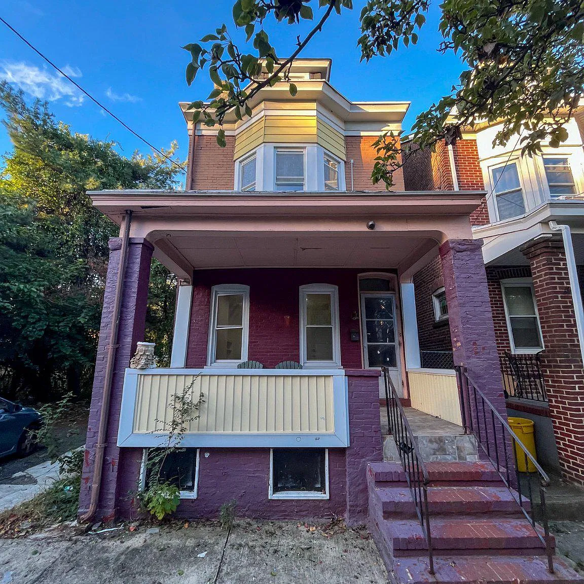 345 Garfield Ave — Photo 1