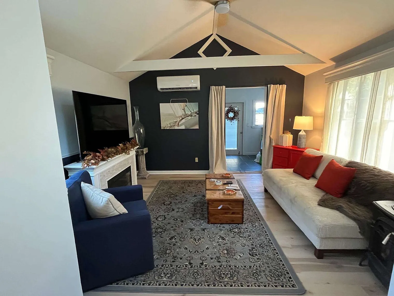 1 bed, 1.0 bath, 1496 sqft, $3,231 — Photo 3