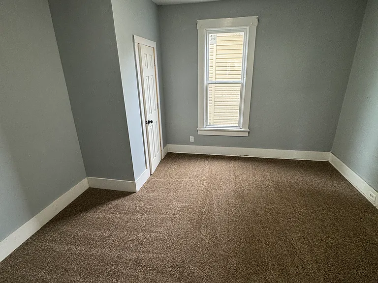 608 Hazlett Ave NW — Photo 9
