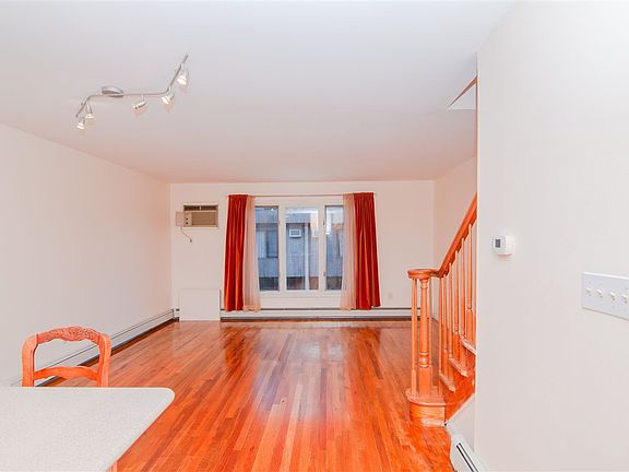 2nd image of 72 Henry St APT 9B