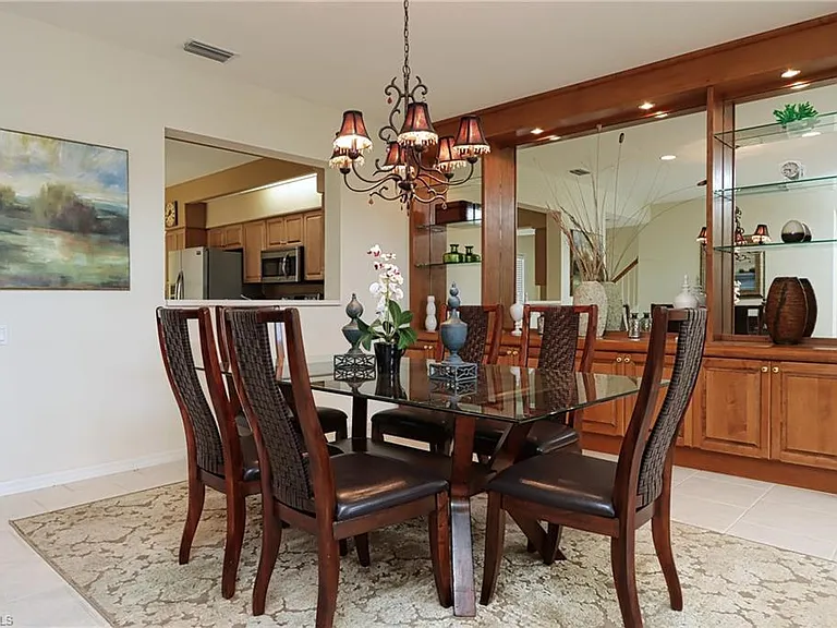 5901 Ashford Ln — Photo 4