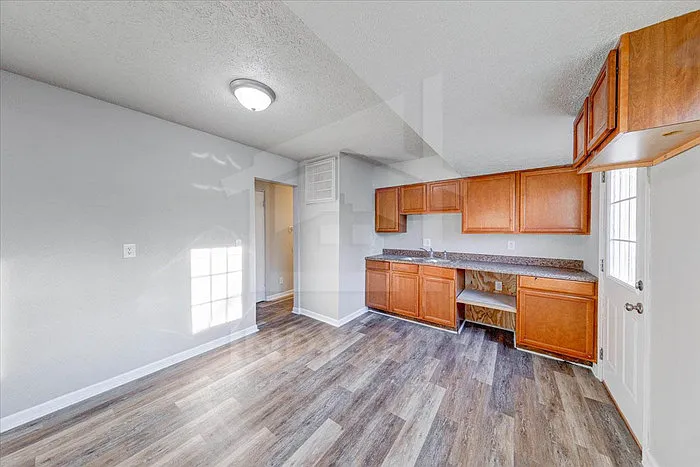 3 bed, 1.0 bath, 968 sqft, $1,500 — Photo 4