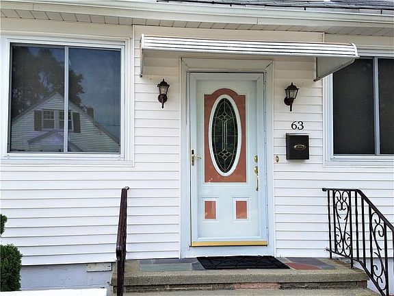 4th image of 63 Charlotte St