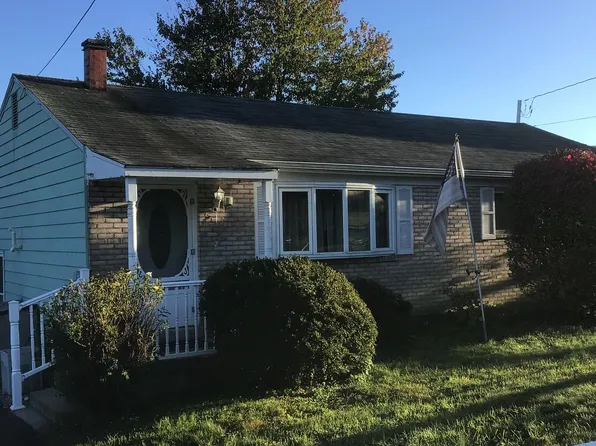 2 Dulles Dr E, Camp Hill, PA 17011