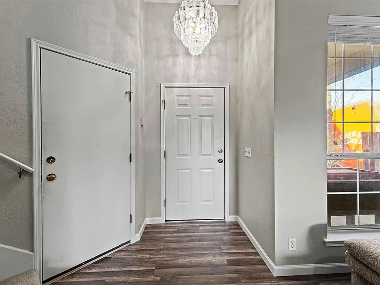 9000 Wellesley Dr — Photo 25
