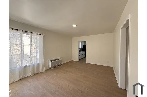 Building Photo - 6817 N Figueroa St