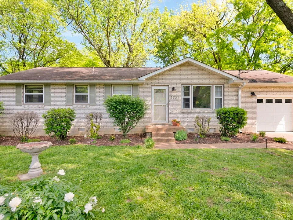 3724 Hillbrook Dr