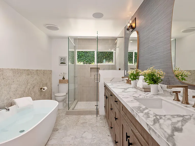 2402 Calle Montilla — Photo 35