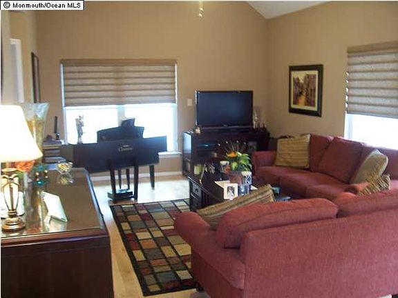 2nd image of 126 Golf View Blvd