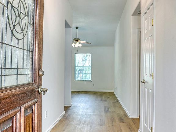 5th image of 12111 N Ridgeway Dr