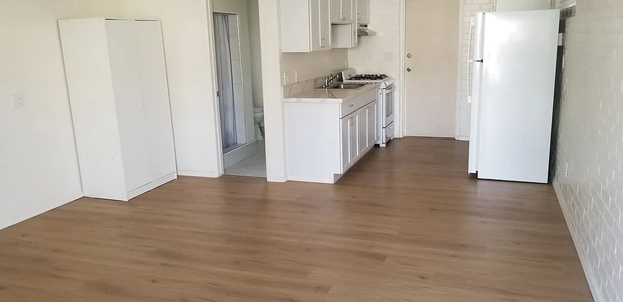 Studio, 408 sqft, $750 — Photo 1