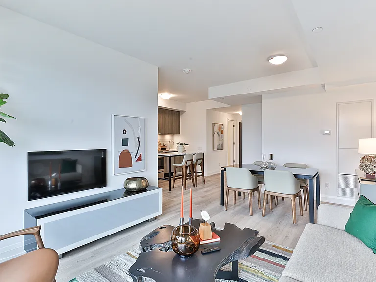 730 Hillsdale Ave E — Photo 11