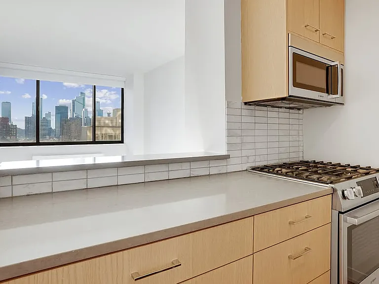 Columbus Cir #N7G — Photo 5