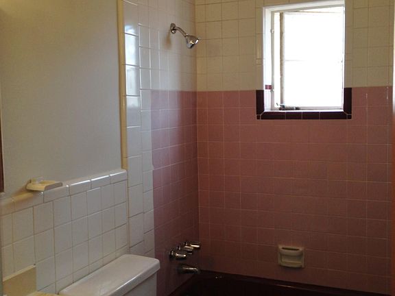 3rd image of 1334 S Treat Ave