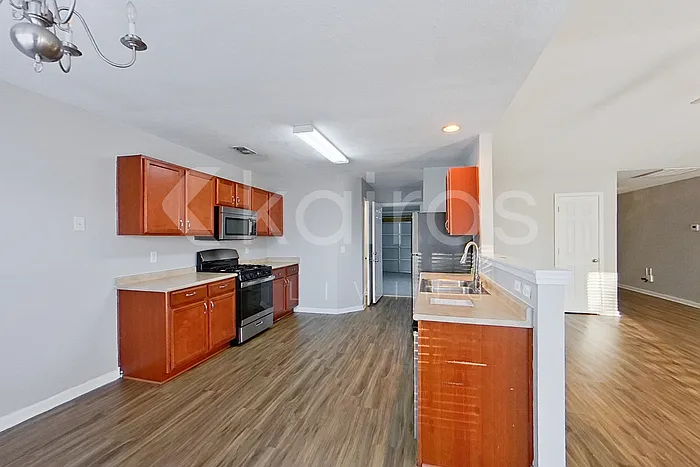 261 Alexander Pointe Dr — Photo 6