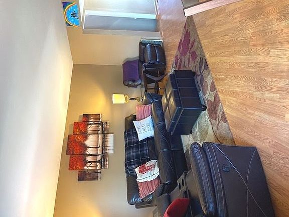 4th image of 203 Applewood Ln