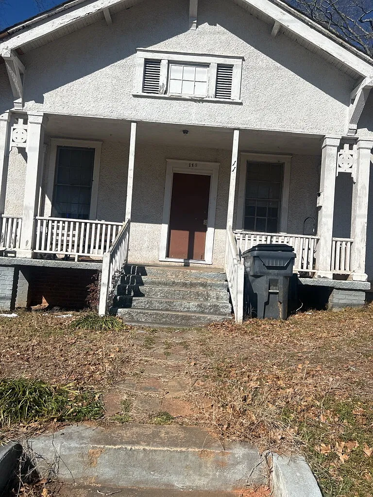 2 bed, 1.0 bath, $600 — Photo 1