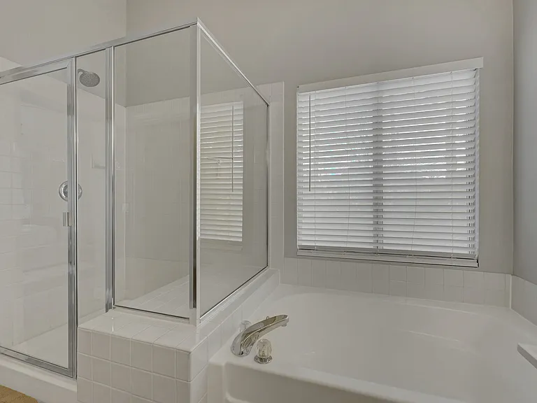 2239 Le Conte Ave — Photo 40