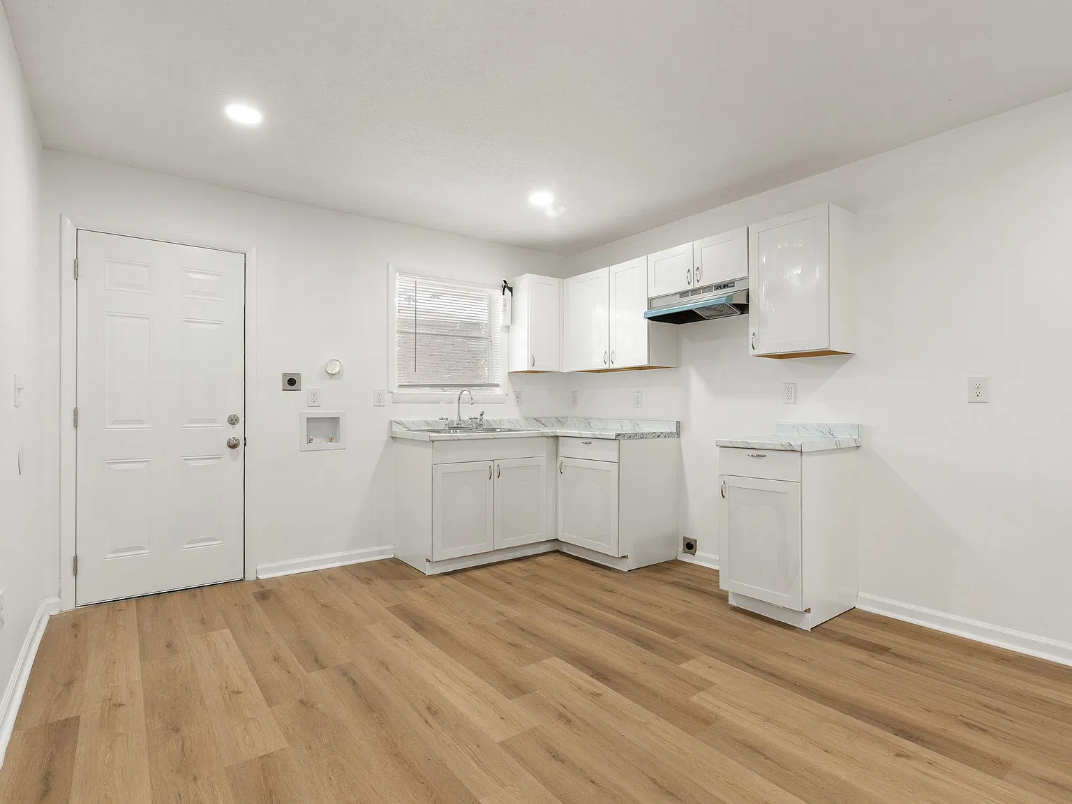 2 bed, $1,150 — Photo 4
