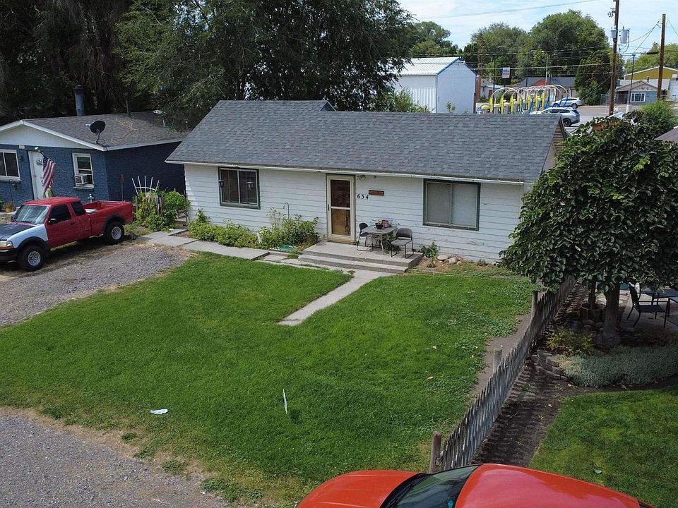 2nd image of 634 Albion Ave