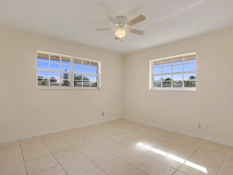 533 W Jasmine Dr #B — Photo 8