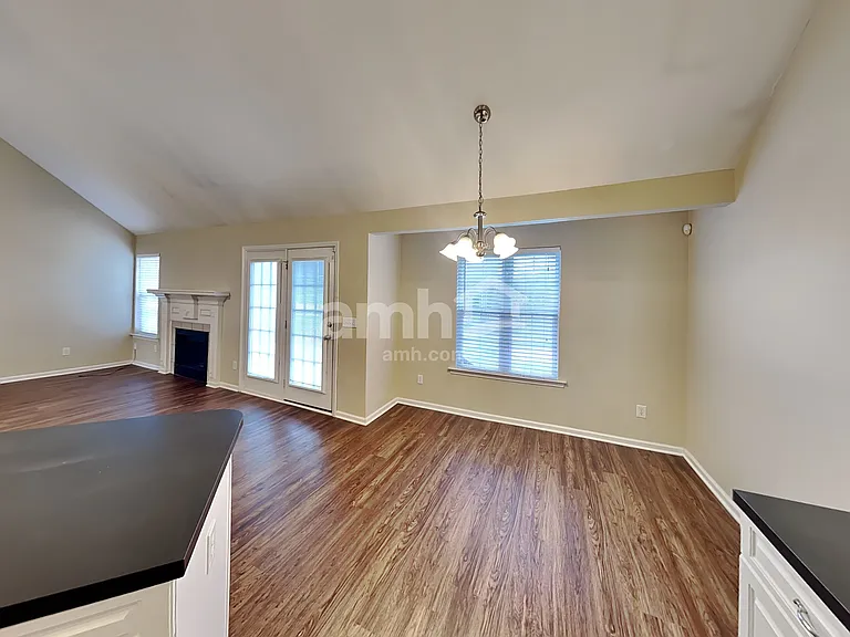 1005 Matheus Dr — Photo 6