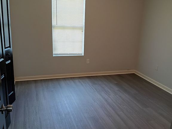 4th image of 5464 Glen Haven Dr