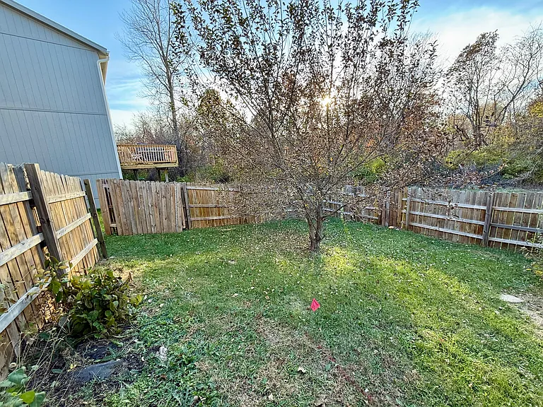 1821 Kingbird Ln — Photo 32