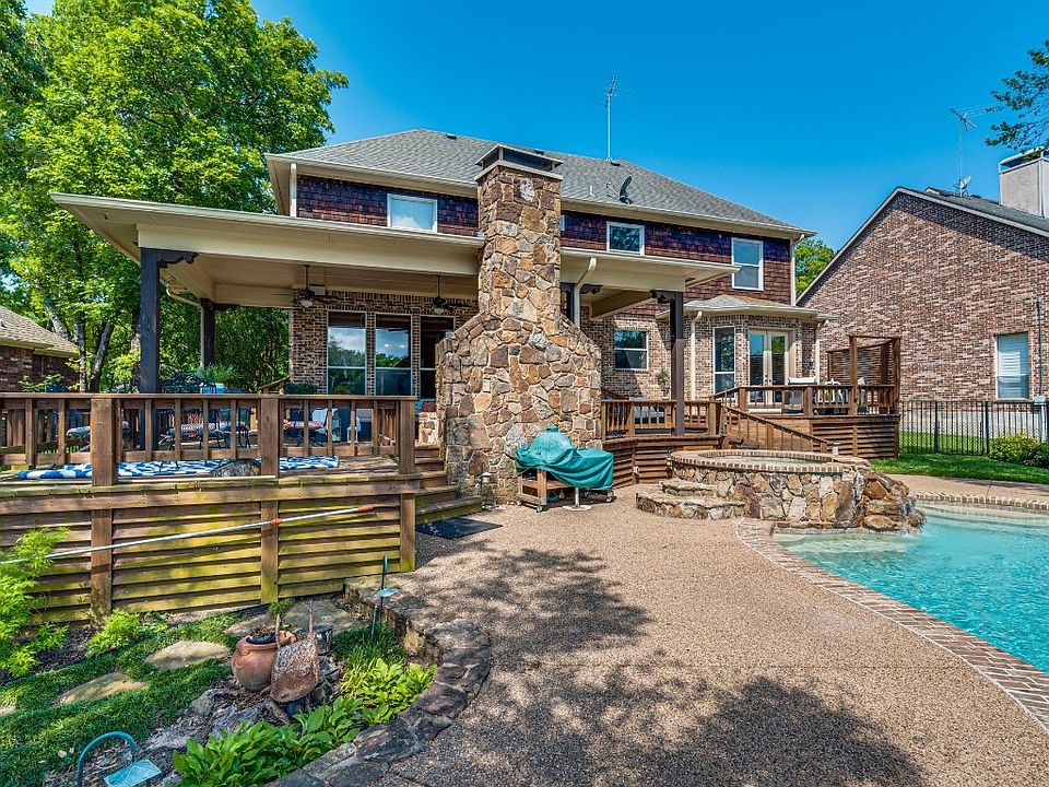 1st image of 226 Saint Andrews Dr E