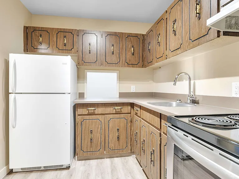 41 Munroe Pl — Photo 16