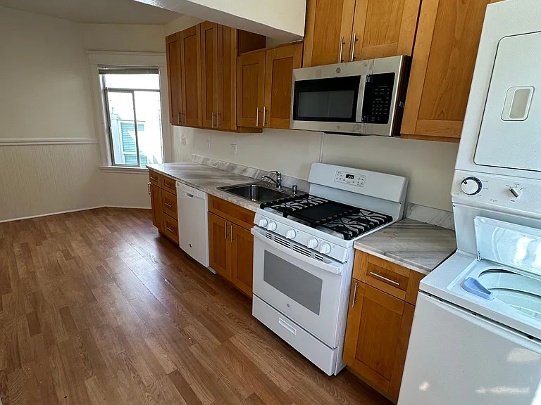 129 Duboce Ave — Photo 2