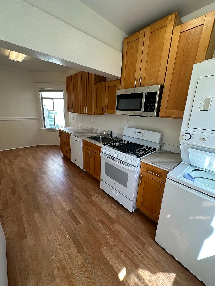 Building Photo - 129 Duboce Ave
